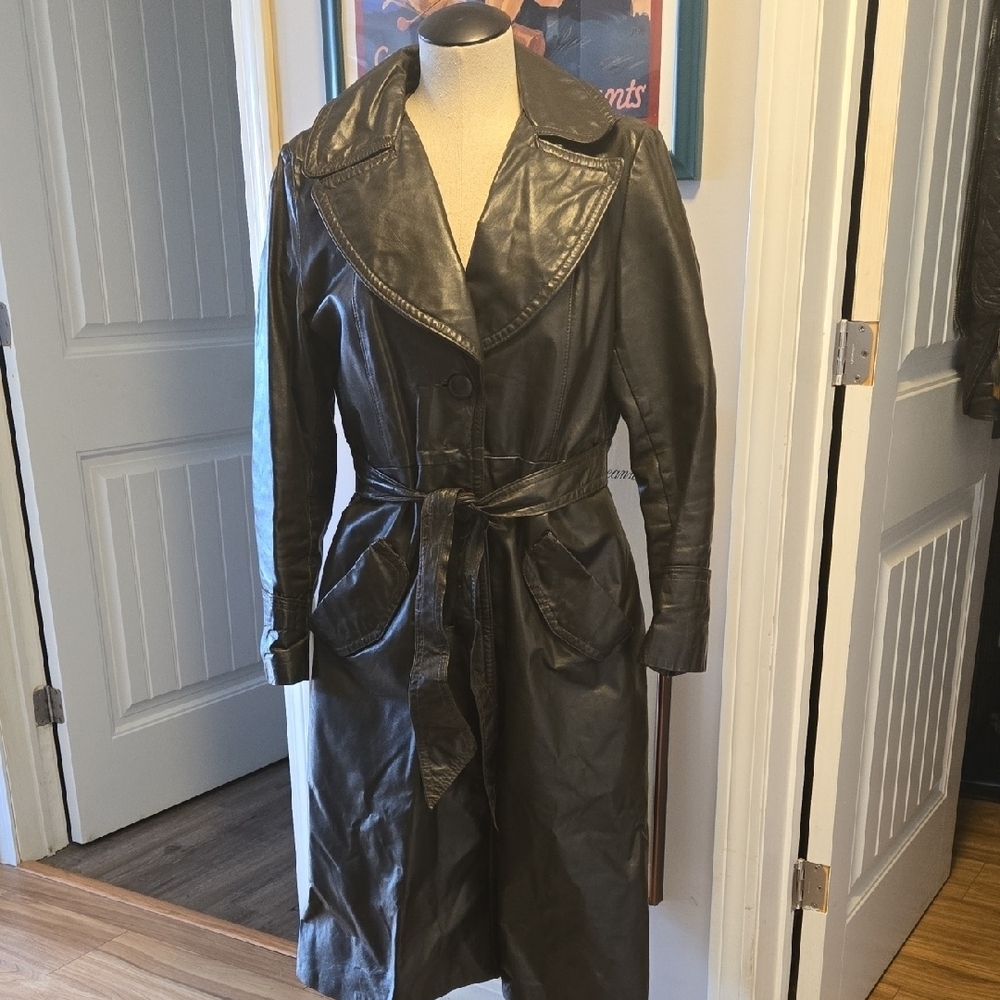 Women's Leather Trench Coat - Chocolate Brown 1970s Zip Out Liner Vintage